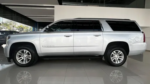 Chevrolet Suburban 5.3 V8 LT Piel 2 Fila Asientos At (B)