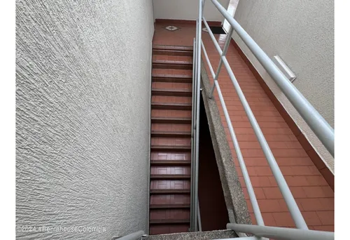 Apartamento En Modelia Occidental Rah Co: 25-142
