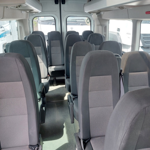 Transit Minibus 17+1