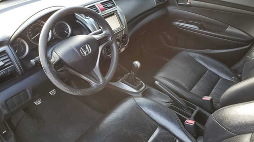 Imagem 3 de 10 de Honda City Sport 1.5 16v Manual 2014