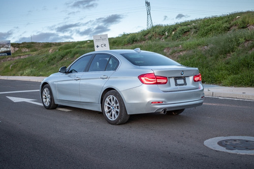 Imagen 4 de 15 de Bmw Serie 3 318 2018 Automático Plata, Como Nuevo