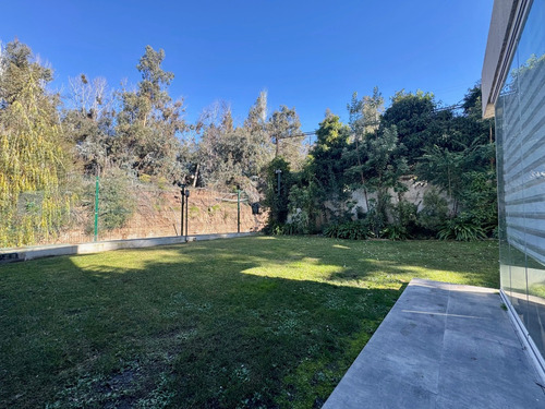 En Primer Piso, Con Jardín Y Vista A Verde Con Conectividad