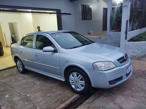 Imagem 7 de 9 de Chevrolet Astra Sedan 2005 2.0 Elegance Flex Power 4p