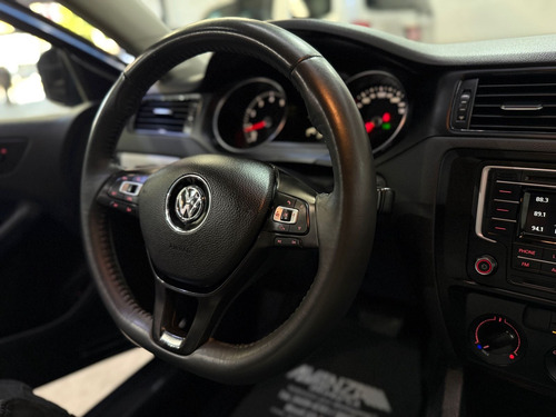 Volkswagen Jetta 2.5 Sportline At