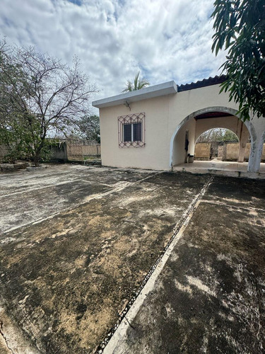 Casa Ideal Para Eventos Con Gran Terreno En Mérida.