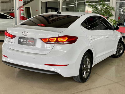 Imagem 6 de 15 de Hyundai Elantra 2017