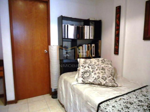 Imagen 16 de 19 de Mk Inmobiliaria Vende Precioso Townhouse En Los Naranjos El Hatillo / Manuel 04122064254
