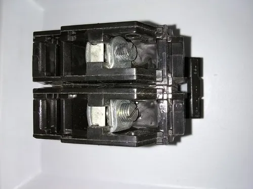 Breacker Hqc General E. 2x50amp.