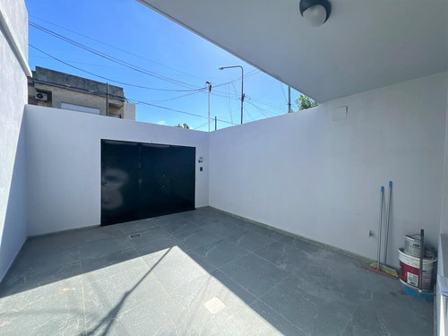 Departamento En San Justo Centro - 2 Dormitorios - Cochera -