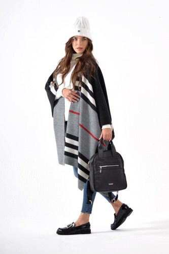 Imagen 2 de 4 de Ruana Estampada De Diseño Mujer Abrigo Blaquè