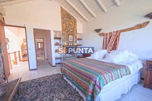 Imagen 26 de 30 de Casa En Venta De 4 Dormitorios En Punta Piedras A Metros Del Mar