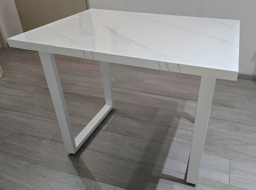 Mesa Blanca Estilo Marmol Laqueada 70 X 100 Blanco Blanco (Usado)