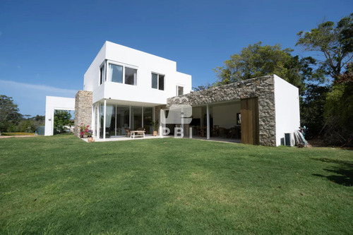 Venta De Casa Barrio Privado Campo Brava - Ref : Pbi13586
