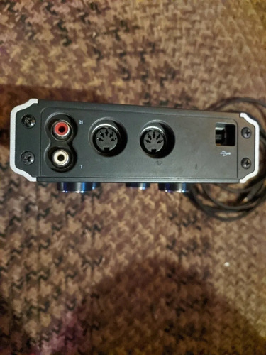 Tascam Us-122 Mkii Placa Interface Áudio 2x2 Windows7 E 8 (Usado)