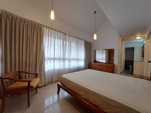 Imagen 12 de 30 de Se Vende Casa 263m2 5h+s/5b/4p Colinas De Santa Monica 8428