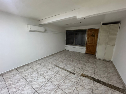 Casa En Venta De 4 Dorm. En Pudahuel