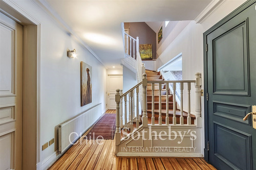 Casa En Venta De 8 Dorm. En Lo Barnechea