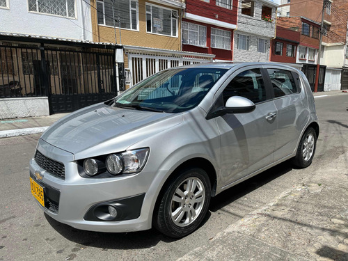 Chevrolet Sonic 1.6 Lt 5 p