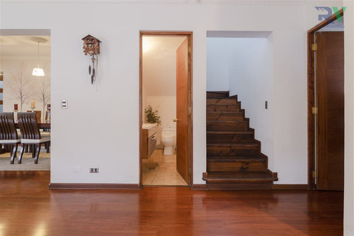 Preciosa Casa En Venta De 4 Dormitorios