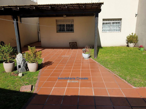 Casa En La Blanqueada 4 Dormitorios ,fondo, Garaje