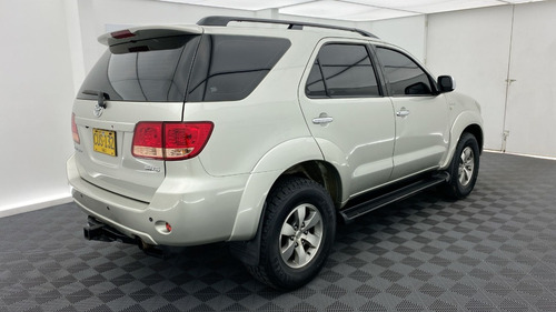 Toyota Fortuner 4.0 Sr5