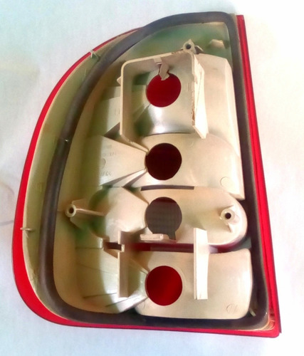 Faro Stop Chevrolet Corsa 4 Puertas Derecho Liso 94/99