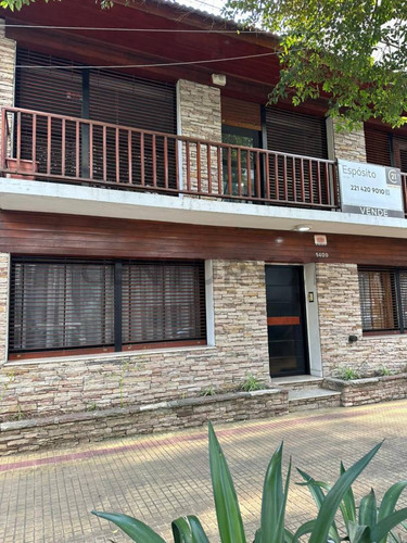 Casa En Venta En La Plata De 3 Dormitorios