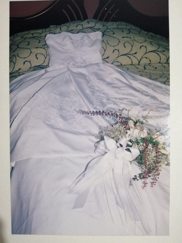 Vestido De Novia, Bordado A Mano.   Se Uso, Una Sola Vez. 