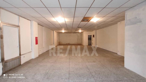 Imagen 4 de 4 de Vende Local Comercial San Felix Edficio Almary Pb 136 Mts2