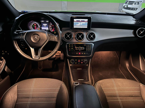 Mercedes-Benz Classe GLA 1.6 Advance Turbo Flex 5p
