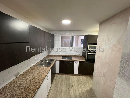 Yb Se Vende Precioso Apartamento Remodelado En Los Palos Grandes #25-21737