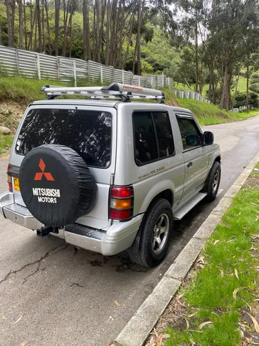 Mitsubishi Montero 2.4 V6