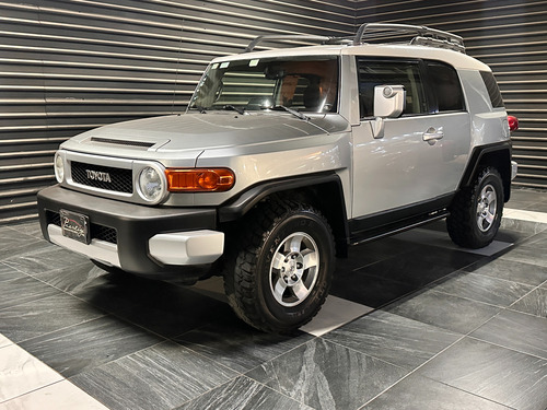 Toyota Fj Cruiser 3p Premium Aa Ee Ra Abs 4x4 At
