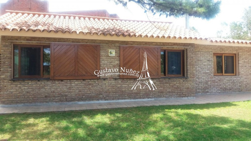 Casa En Proa Al Mar, 4 Dormitorios *- Ref: 2681