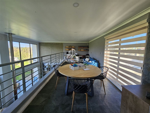 Casa En Venta De 4 Dorm. En Talca