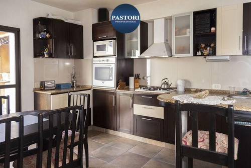 Venta De Casa De 5 Amb, Dorm Suite, Jardín, Pileta!