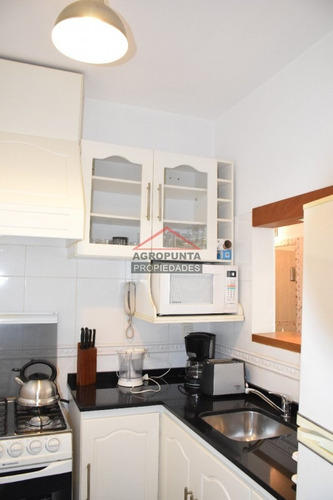 Apartamento En Mansa, 1 Dormitorios *- Ref: 4771