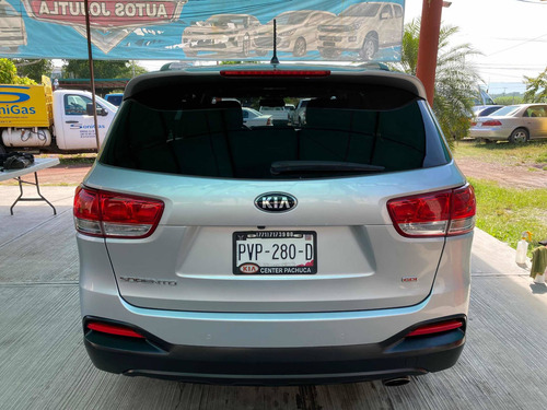 Imagen 6 de 14 de Kia Sorento 2017 2.4 Lx At