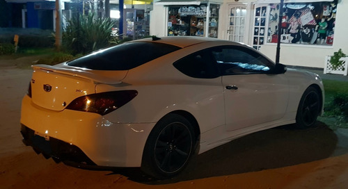 Hyundai Genesis 2.0 T