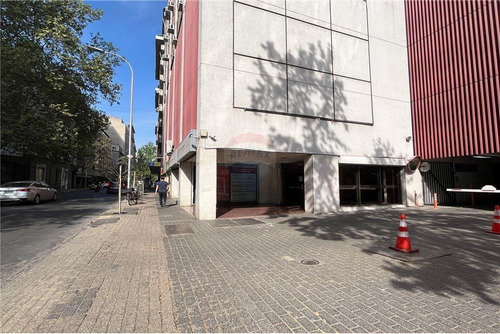 Imagen 12 de 12 de Arriendo Local Comercial Esquina - Santiago Centro