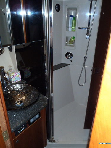 Imagen 7 de 12 de Cruiser Yachts 447 Sedan Bridge 2007