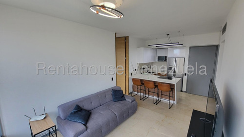 Apartamento En Alquiler, Sebucán #25-17289 - Marigreys Blanco -