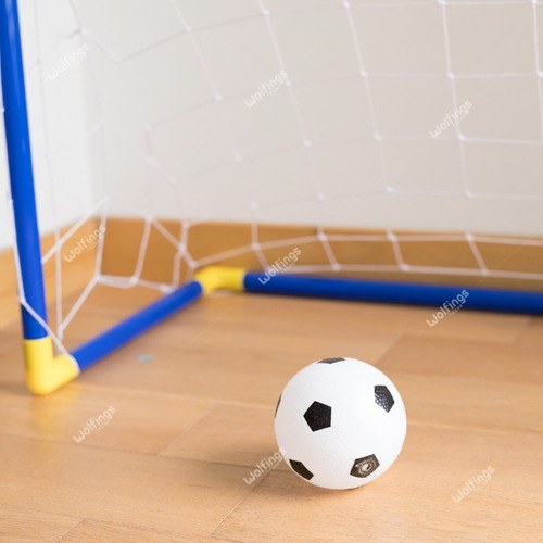 Imagen 7 de 10 de Pelota De Futbol + Arco Con Red Y Accesorios De Juguete