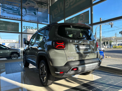 Jeep Renegade 2.4 Trailhawk At9 4x4