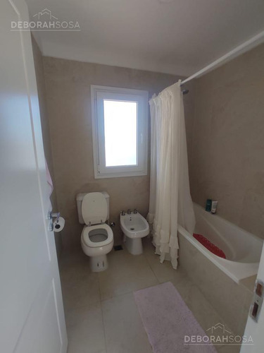 Casa En Venta Con Renta A La Laguna - El Canton