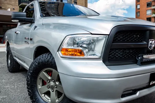 Dodge Ram 5.7 1500 Slt 4x2