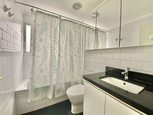 Casa En Venta De 3 Dorm. En Vitacura