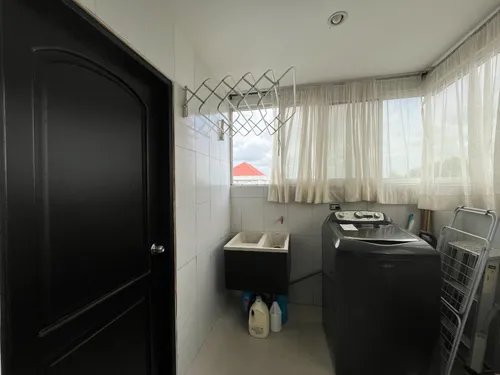Cómodo Y Espacioso Apartamento De 120 Metros Como Nuevo, Con Dos Parqueaderos En Barrio Costa De Oro
