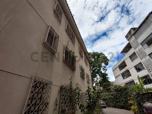 Se Vende, Amplio Y Cómodo Apartamento En La Florida Caracas