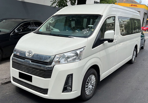 Imagen 12 de 16 de Toyota Hiace 2.8 Tdi Commuter 6at 14a / 2023